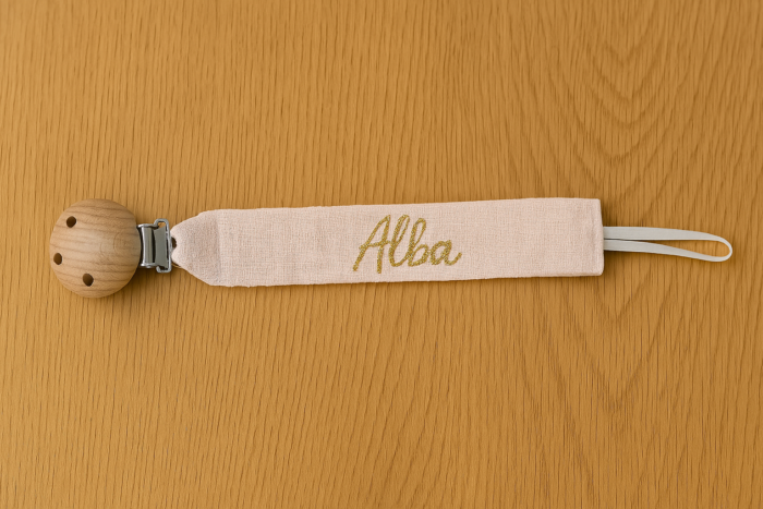 Attache tétine rose personnalisable