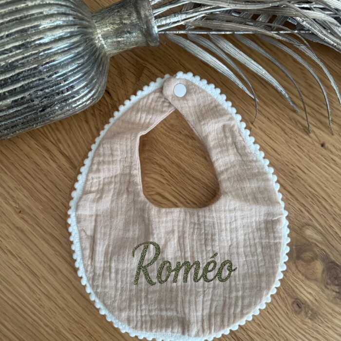 Bavoir beige à galon personnalisable