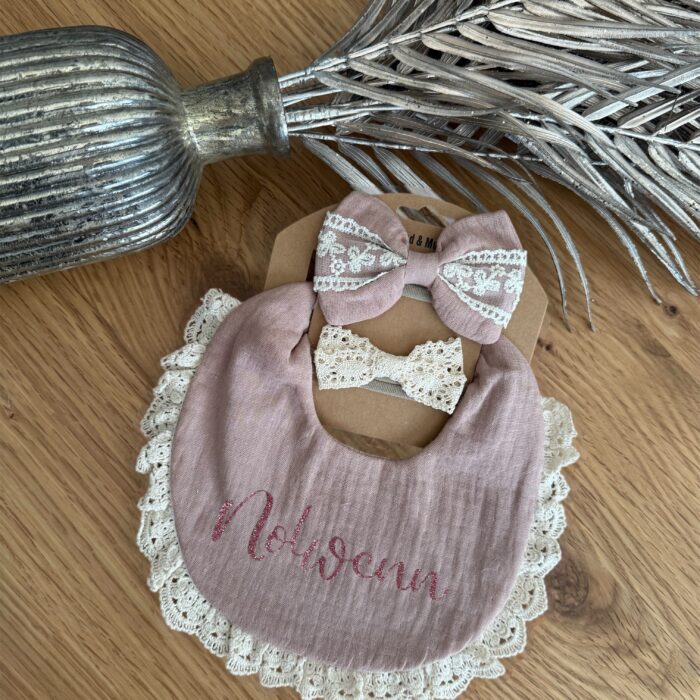 Coffret bavoir + bandeau beige personnalisable