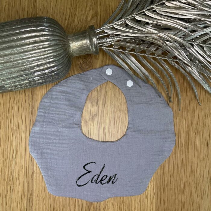 Bavoir gris personnalisable