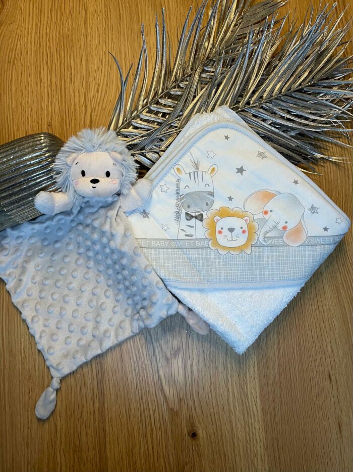 Coffret cadeau cape de bain et doudou hérisson personnalisable – Image 2