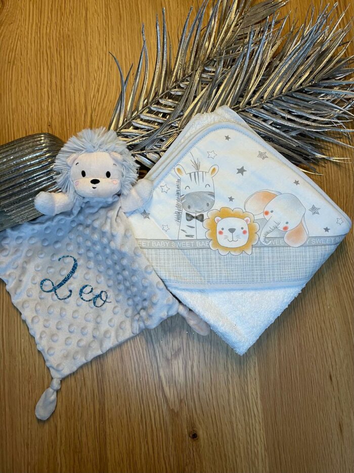 Coffret cadeau cape de bain et doudou hérisson personnalisable