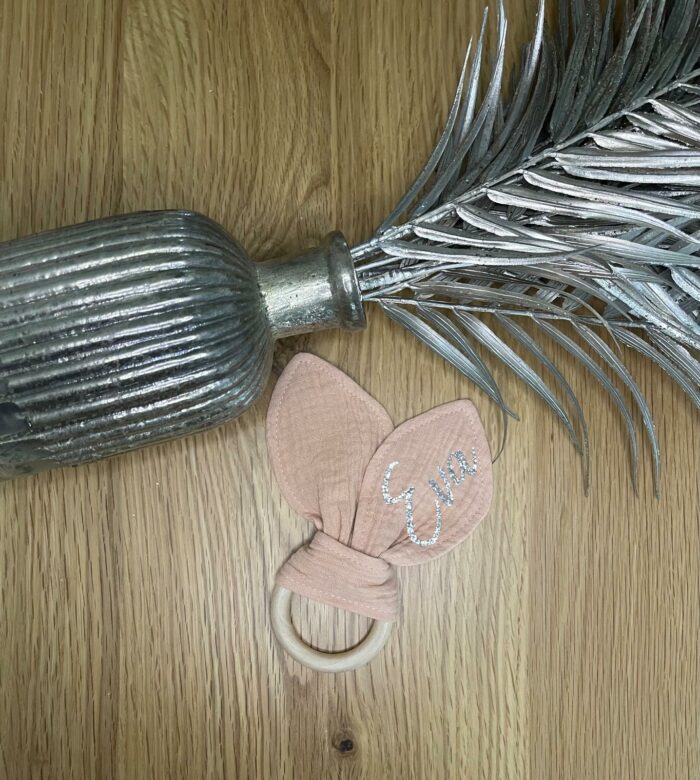 Hochet rose personnalisable