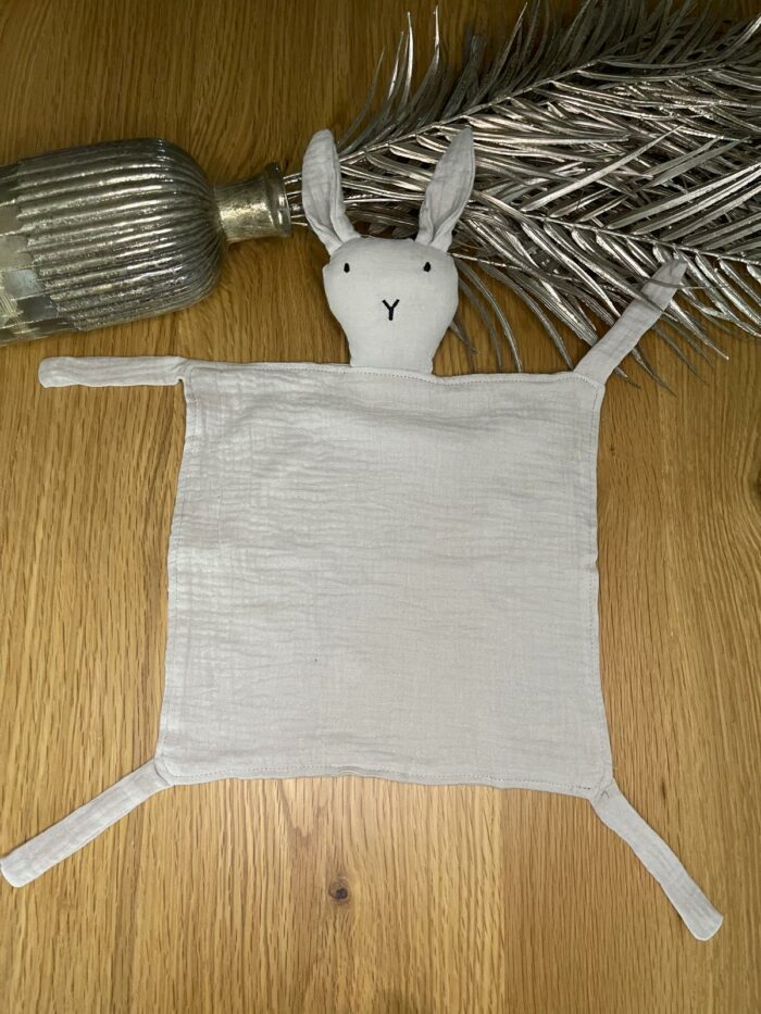 Doudou lapin gaze de coton gris personnalisable – Image 2